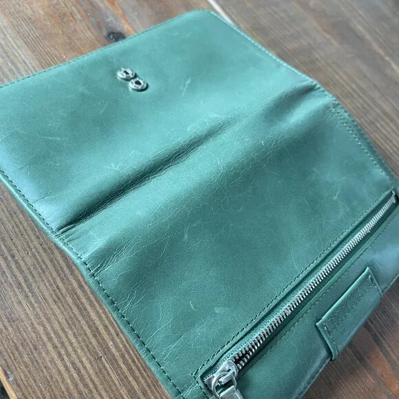 Hobo International Vintage Collection Danette Wallet Wristlet Moss Sage Green - Picture 6 of 8